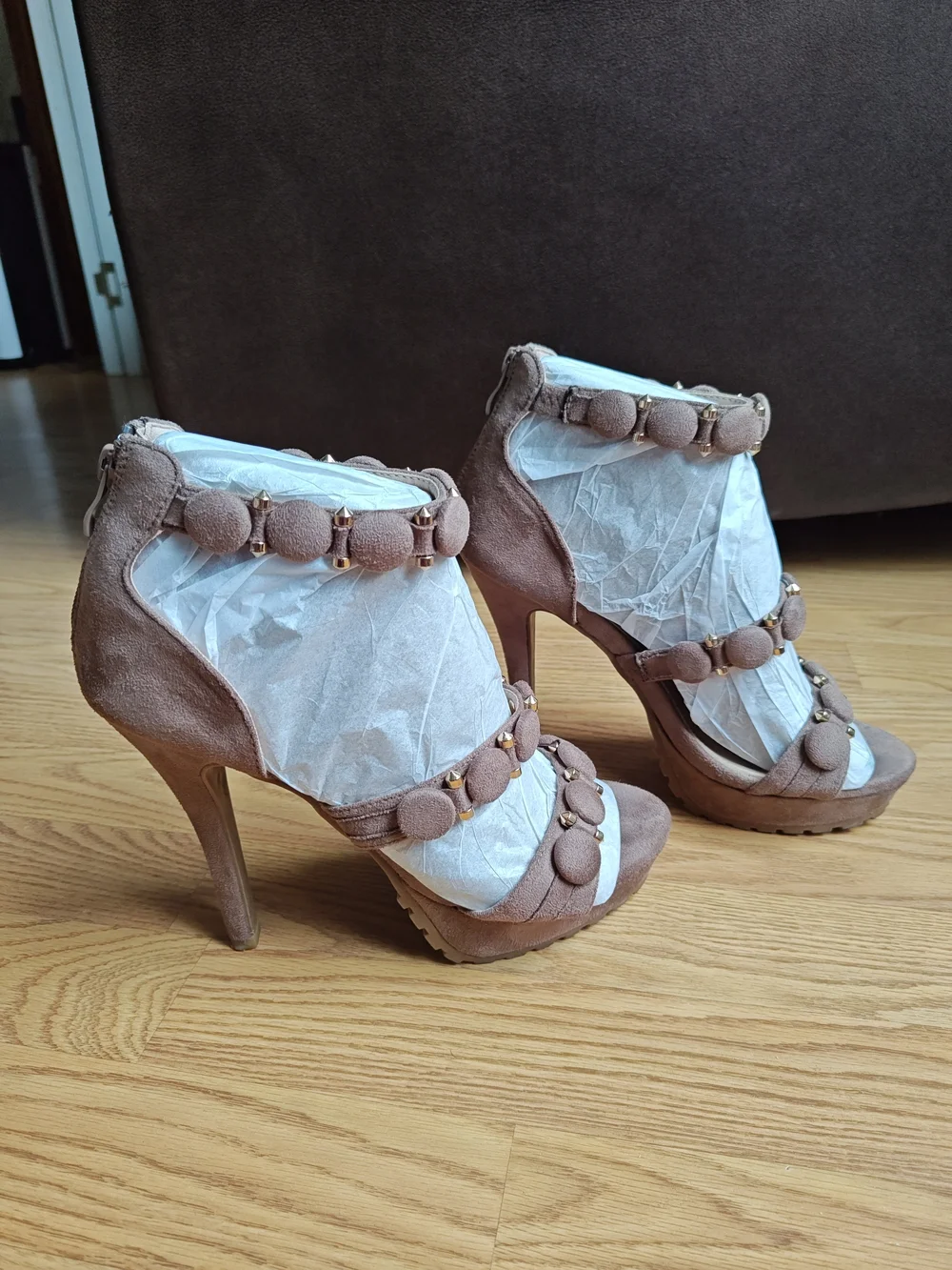 Glaze Taupe Suede Studded Platform Stiletto Heels Edgy Boho Sandal Size 8.5